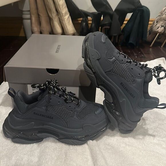 Grayish navy blue Balenciaga sneakers women’s size 38 - Picture 1 of 6